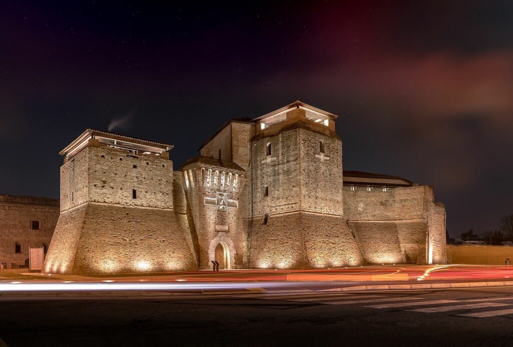 Castel Sismondo di sera