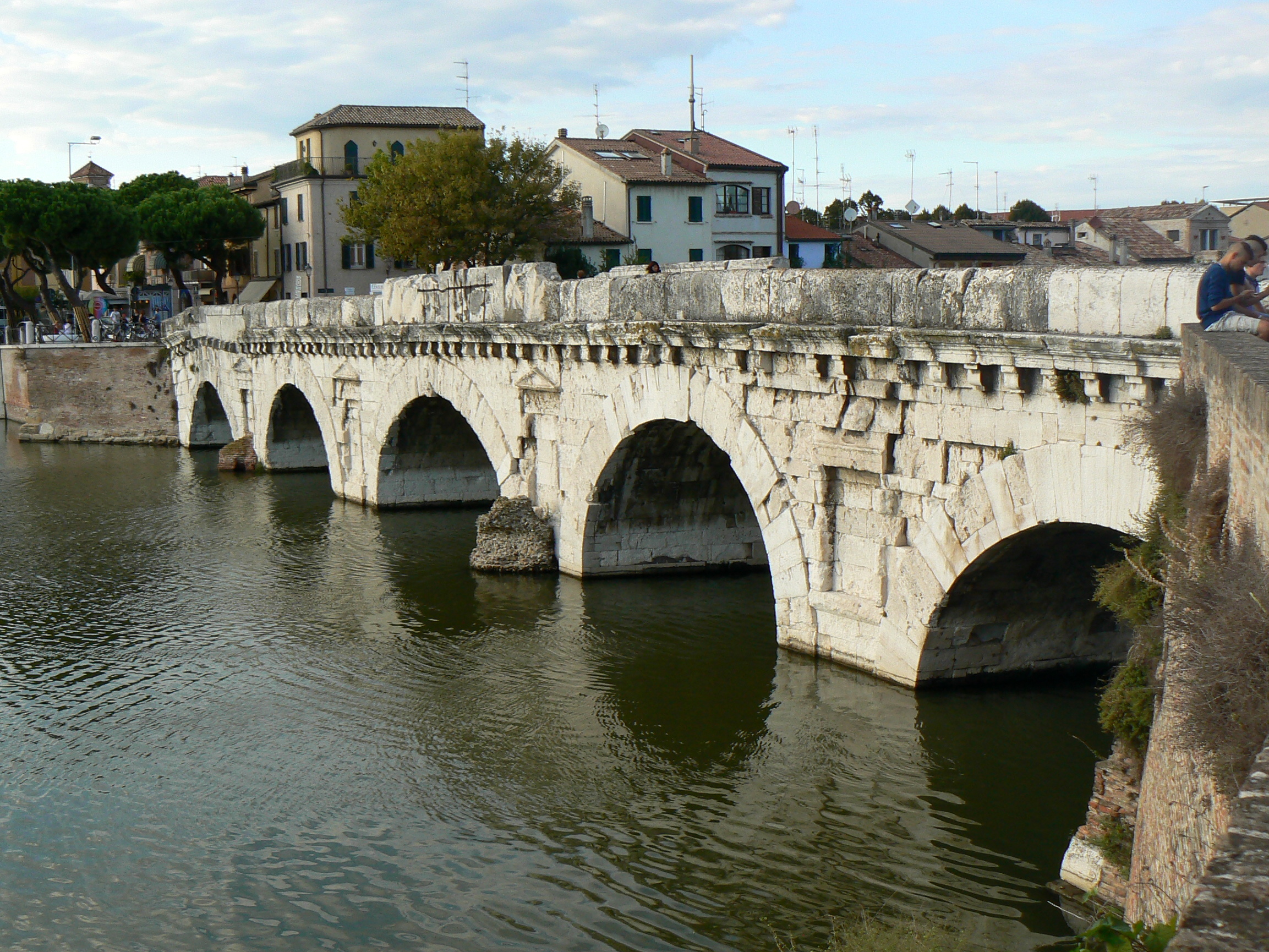 Ponte di Tiberio, Rimini — costruito tra il 14 e il 21 d.C.